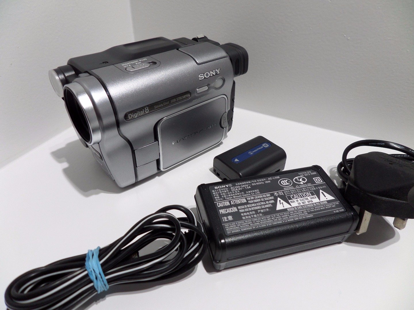 Sony DCR-TRV270E Handycam Digital 8 Camcorder: Amazon.co.uk